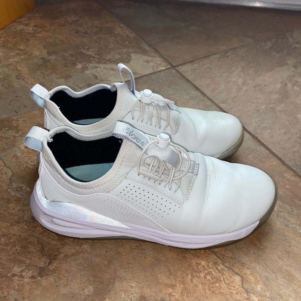 Clove Brilliant White Nursing shoes!